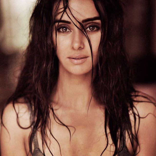 Hotness Alert: Shibani Dandekar Looks Smoking Hot In A Bikini Stills