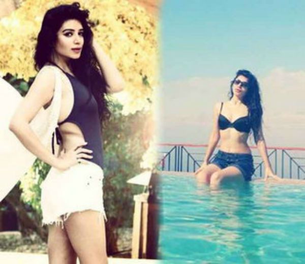 Hottest Bollywood Actresses in Bikini photos