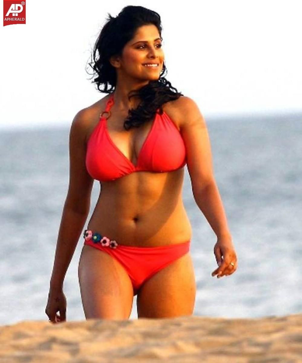 Hottest Bollywood Actresses in Bikini photos