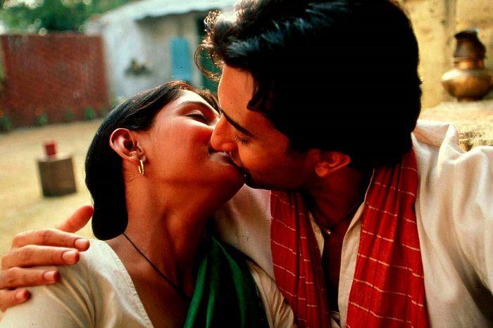 Hottest Kissing Scenes Of Bollywood