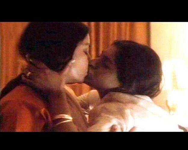 Hottest Kissing Scenes Of Bollywood