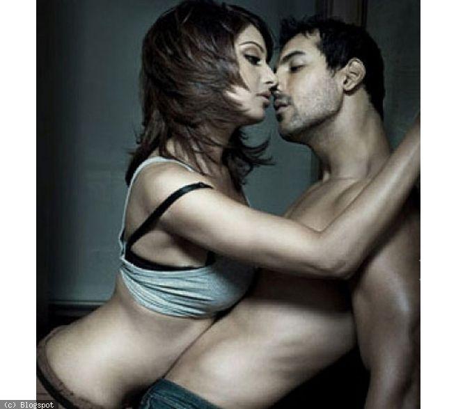 Hottest Kissing Scenes Of Bollywood