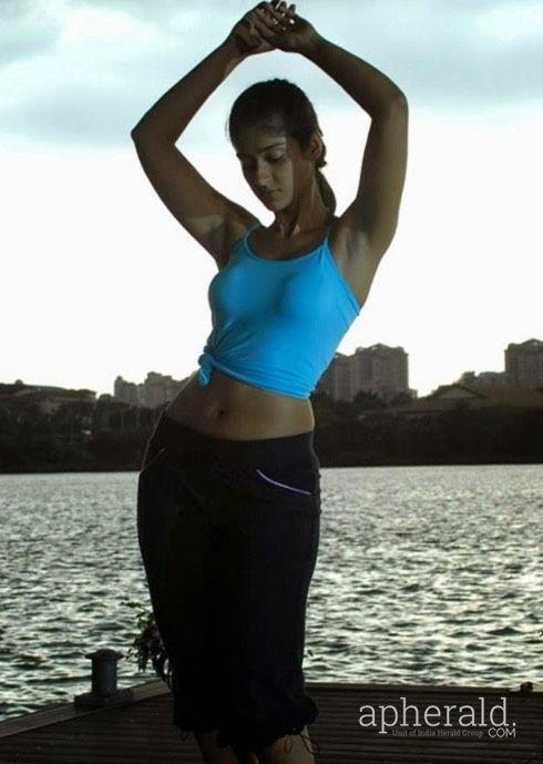 Ileana Hot Navel Photos