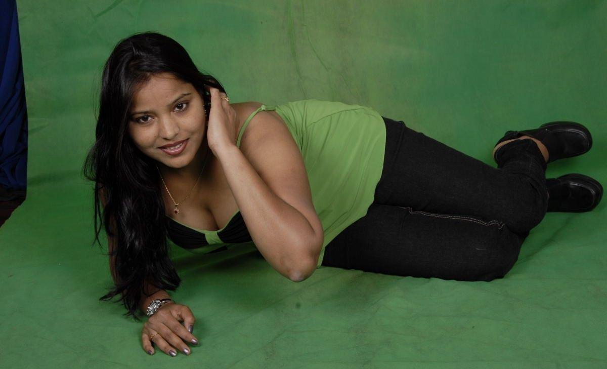 Indhu Hot Photos