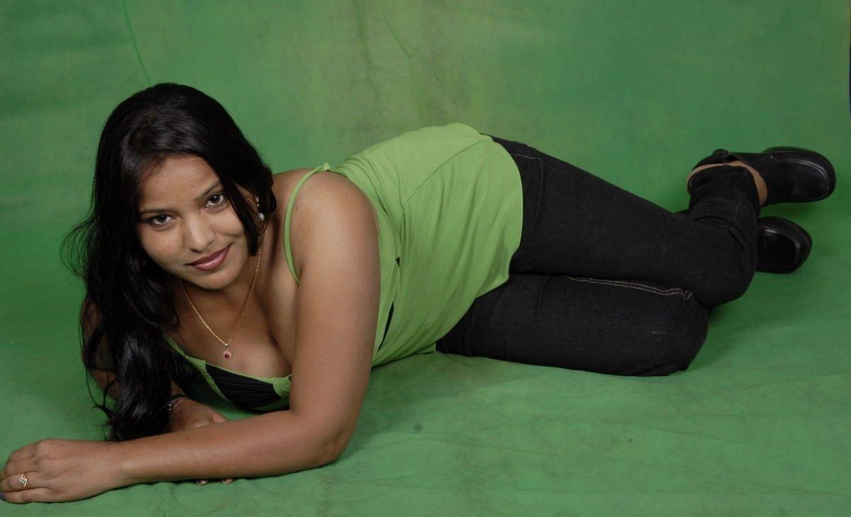 Indhu Hot Photos