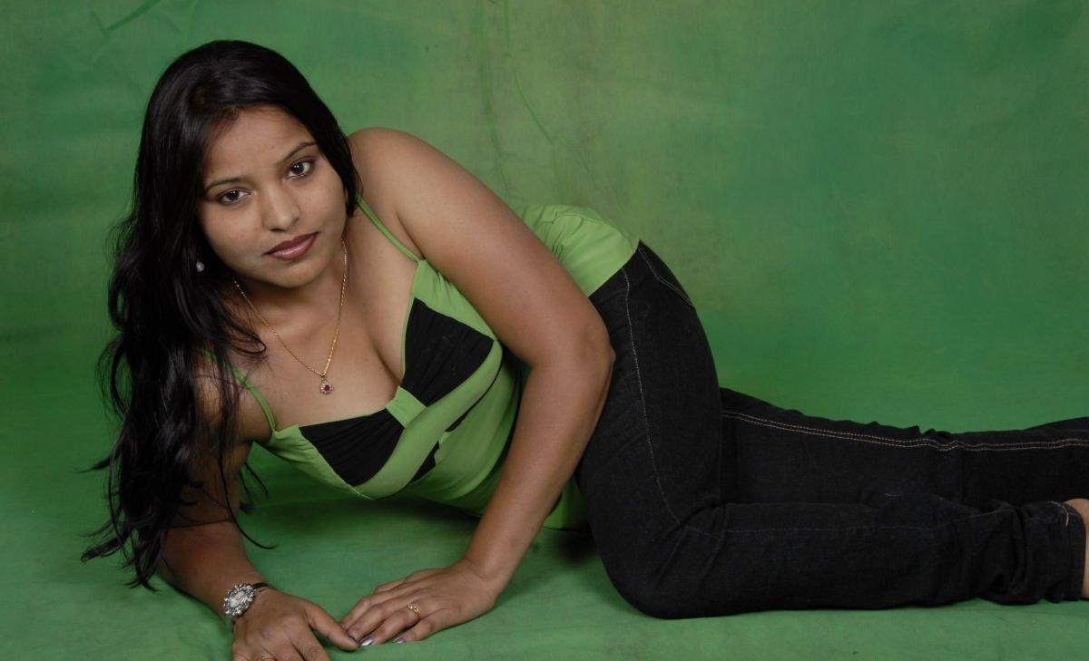 Indhu Hot Photos