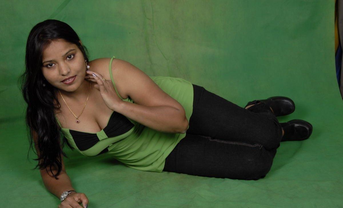 Indhu Hot Photos