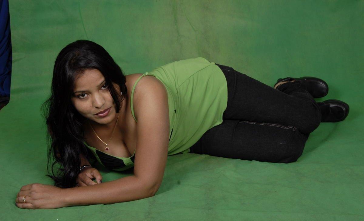 Indhu Hot Photos