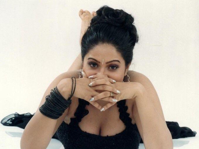 Indian Actress Hot Cleavage Pictures