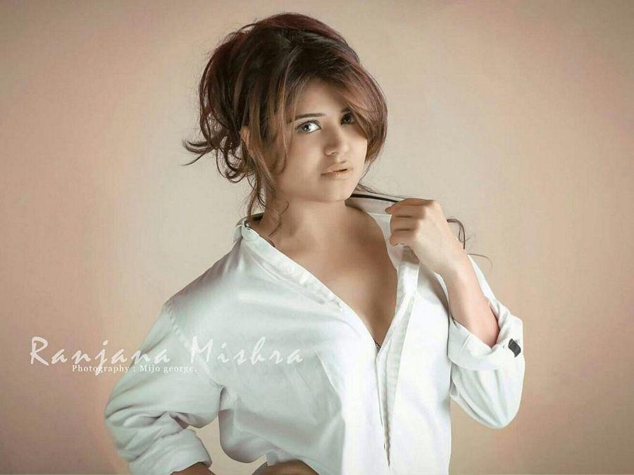 Indian Actress Ranjanaa Latest Hot & Spicy Cleavage Stills