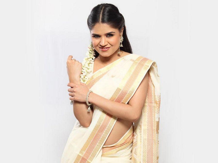 Indian Actress Ranjanaa Latest Hot & Spicy Cleavage Stills