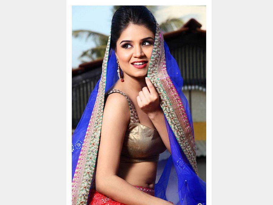 Indian Actress Ranjanaa Latest Hot & Spicy Cleavage Stills