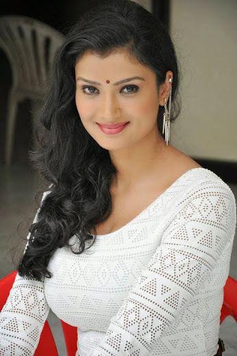 Ishita Vyas Sizzling Images