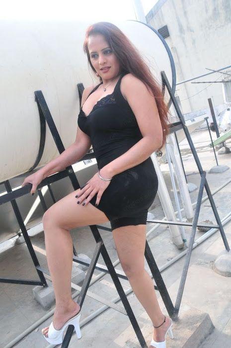 Item Girl Tanisha Hot Pics