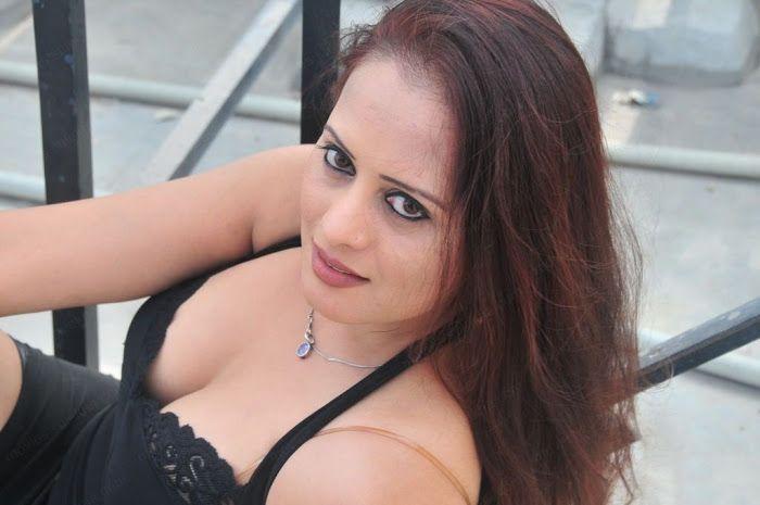 Item Girl Tanisha Hot Pics