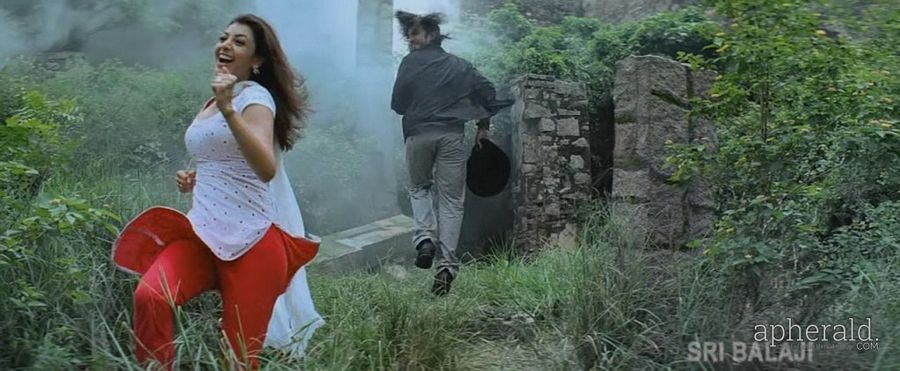 Kajal Agarwal New Hot Navel Images