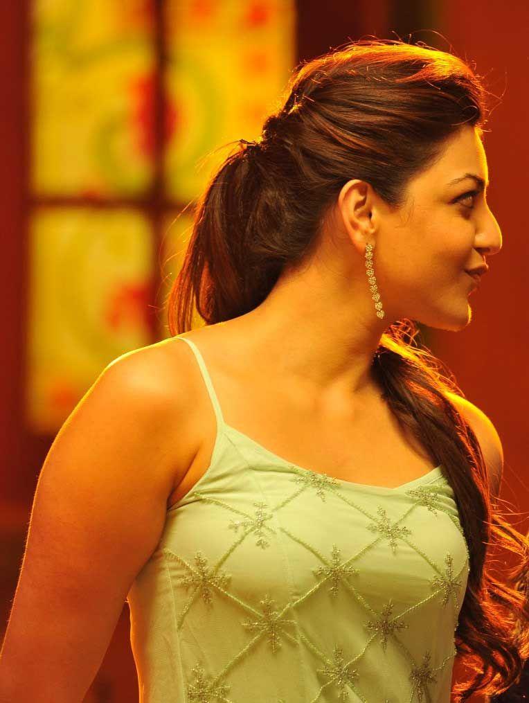 Kajal Agarwal Sexy Navel Pics