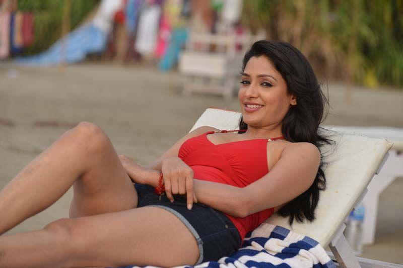 Kesha Khambhati Hot Photos