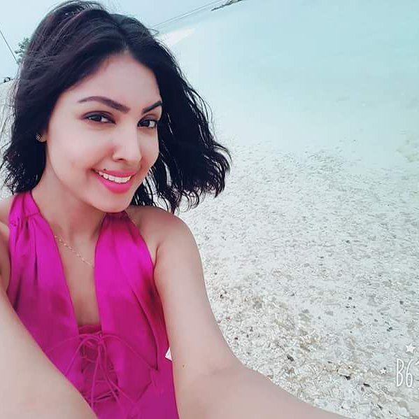 Komal Jha Unseen Hot & Spicy Bikini Pictures that Will Steal Your Heart