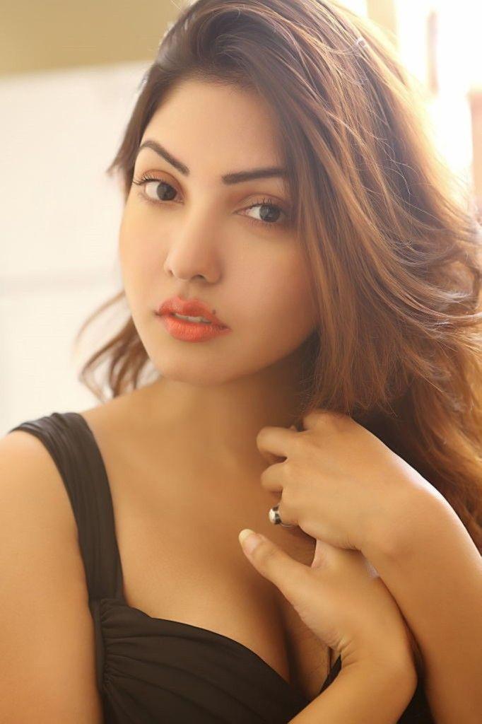 Komal Jha Unseen Hot & Spicy Bikini Pictures that Will Steal Your Heart