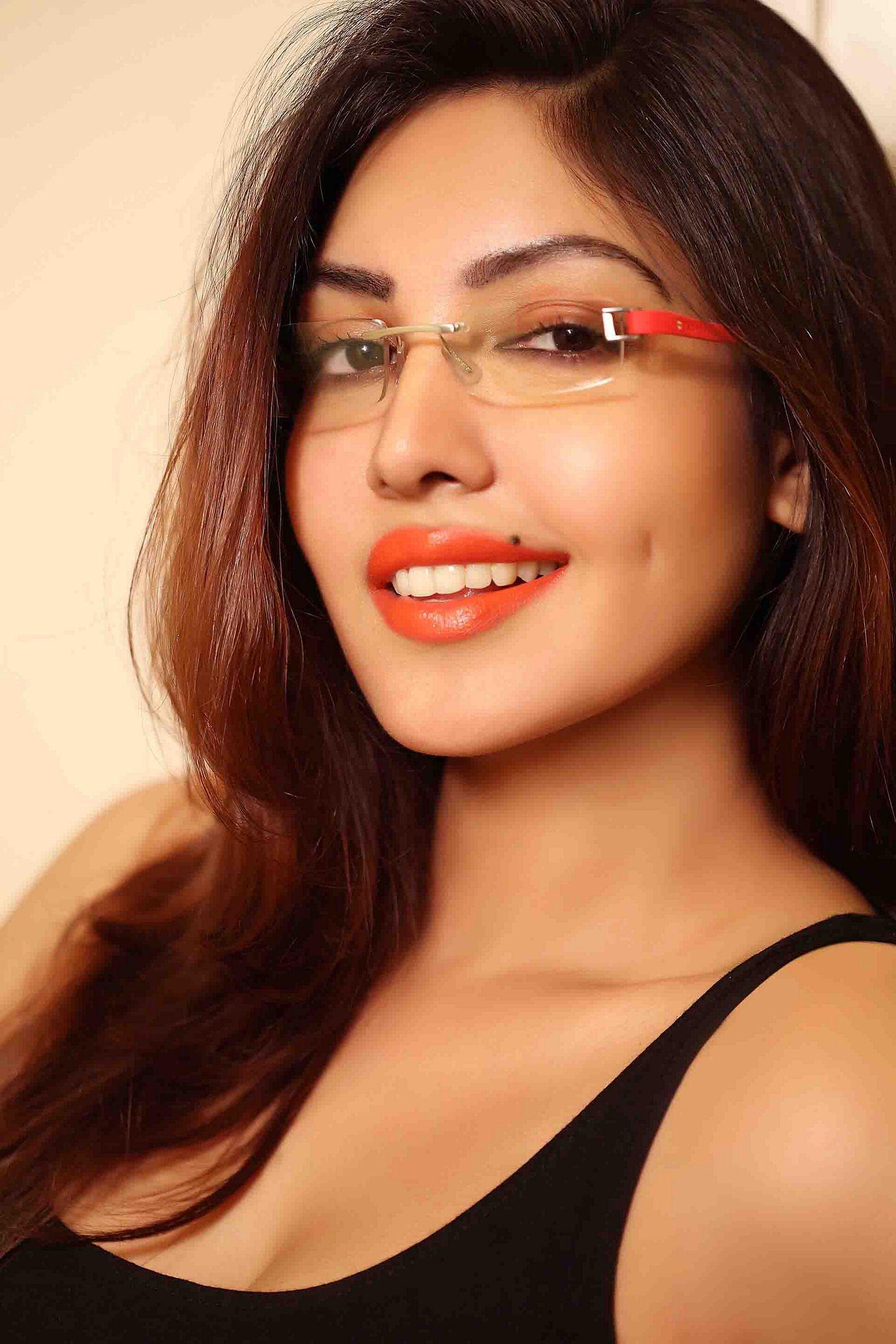 Komal Jha Unseen Hot & Spicy Bikini Pictures that Will Steal Your Heart