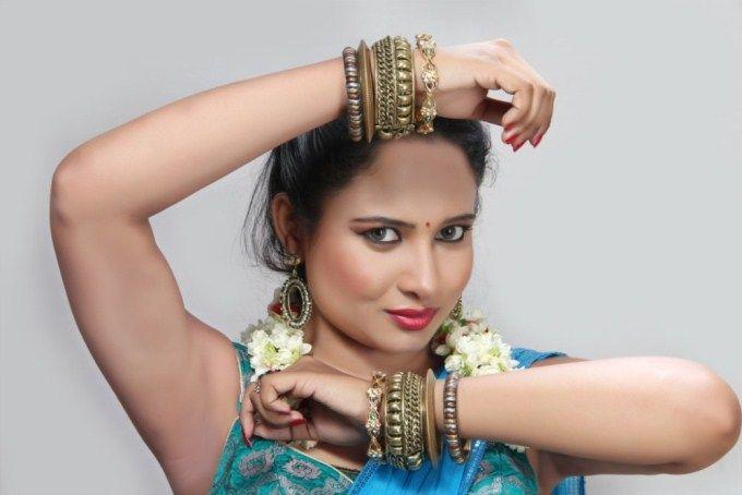 Latest Pearl D'souza Hot Cleavage & Navel Show Photoshoot Stills