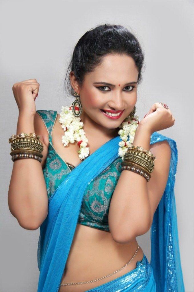 Latest Pearl D'souza Hot Cleavage & Navel Show Photoshoot Stills