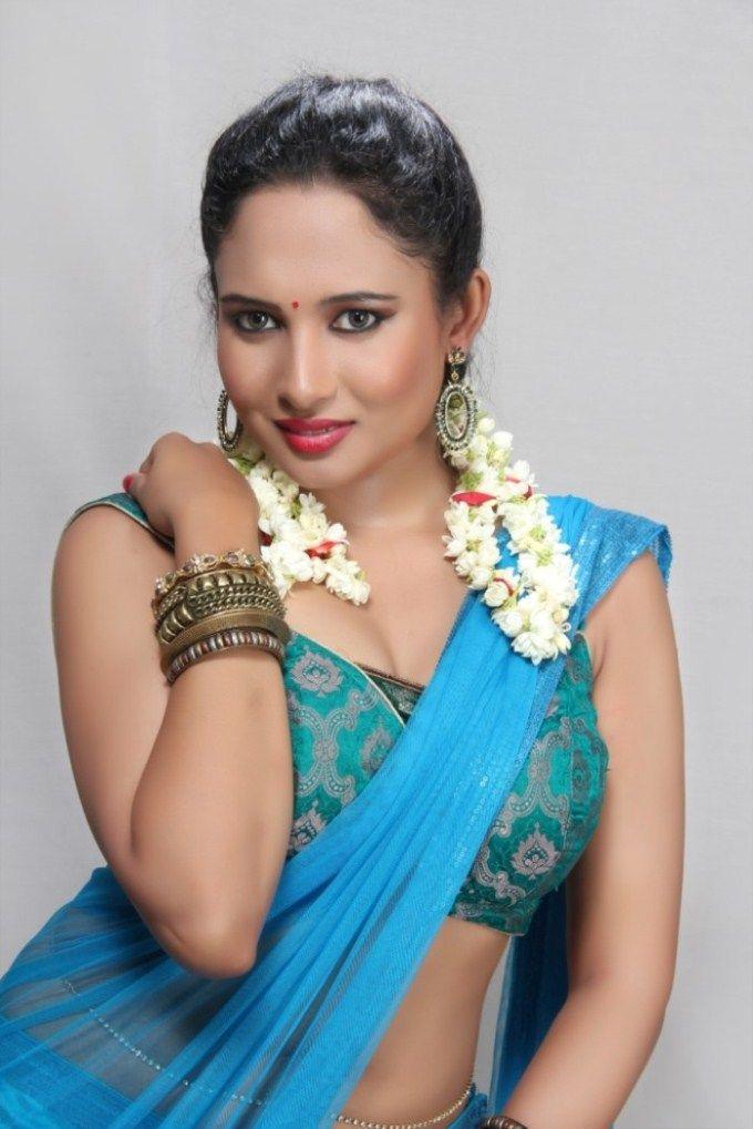 Latest Pearl D'souza Hot Cleavage & Navel Show Photoshoot Stills