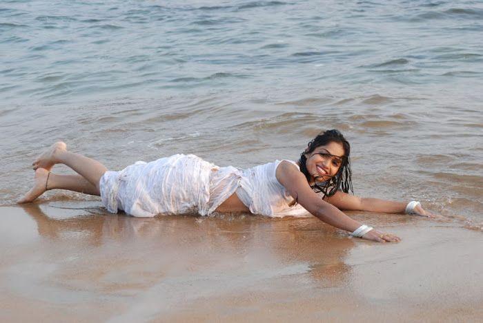 Madhavi Latha Sexy Photos