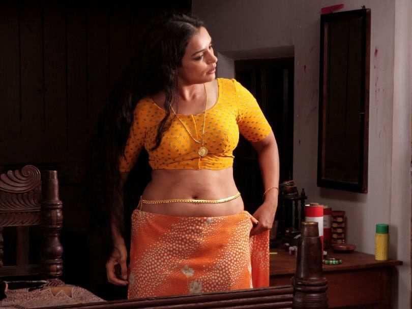 Malayalam Actress Swetha Menon Hot Pics