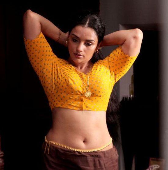 Malayalam Actress Swetha Menon Hot Pics