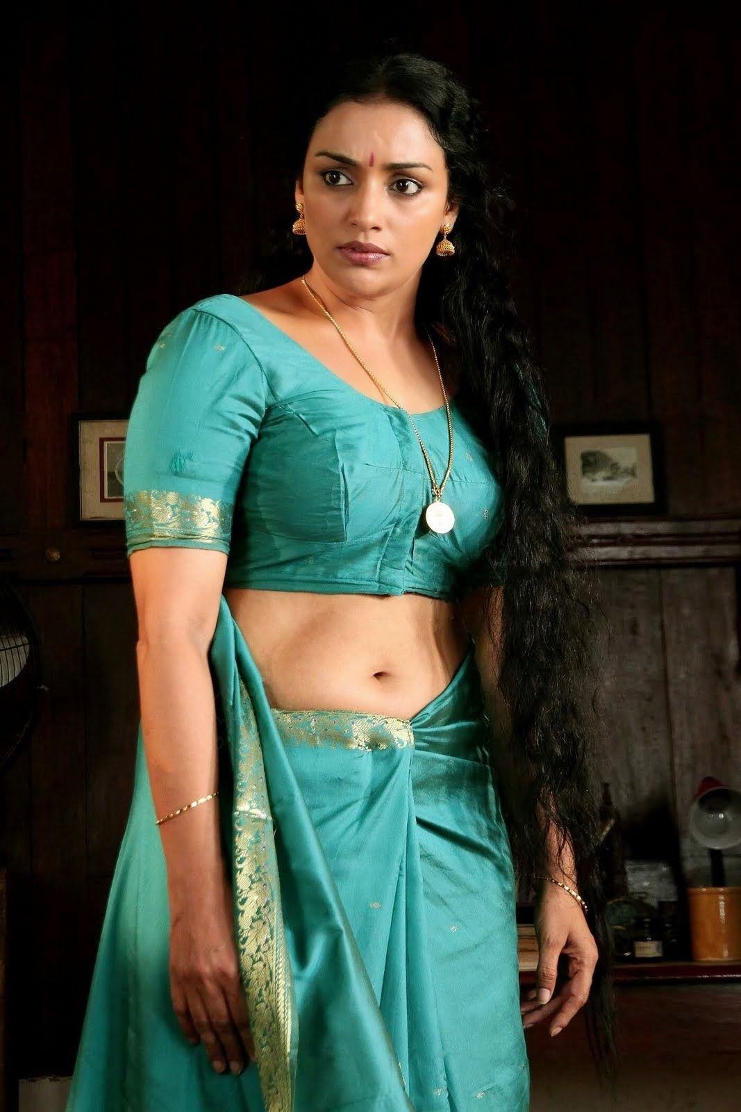 Malayalam Actress Swetha Menon Hot Pics