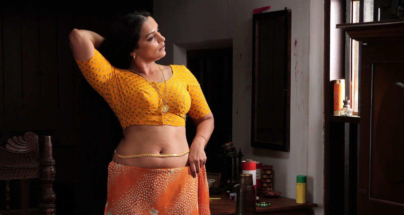 Malayalam Actress Swetha Menon Hot Pics