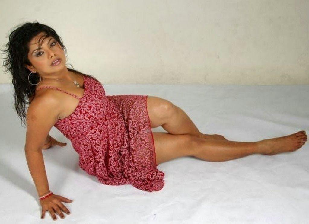 Mallu Actress Swathi Varma Hot Photos