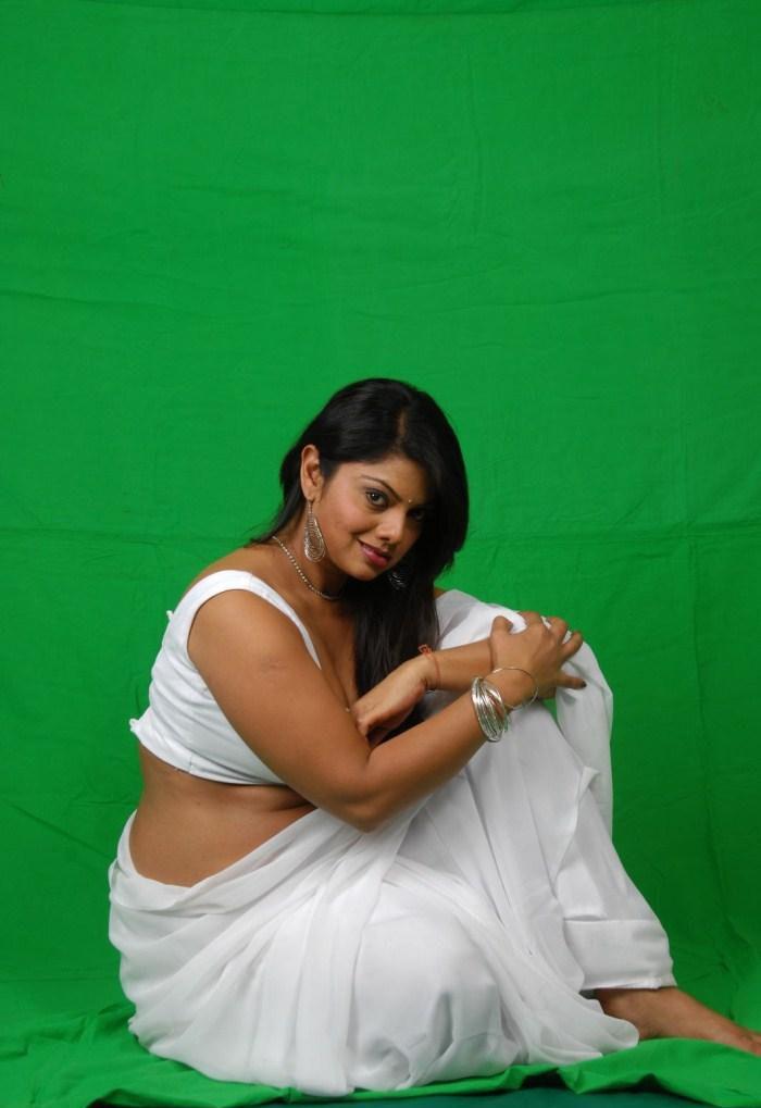 Mallu Actress Swathi Varma Hot Pics