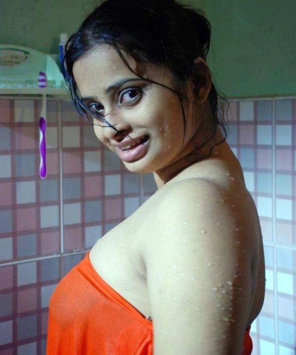 Mallu Hottest Actress Wet Pics