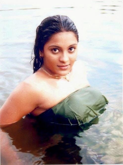 Mallu Hottest Actress Wet Pics
