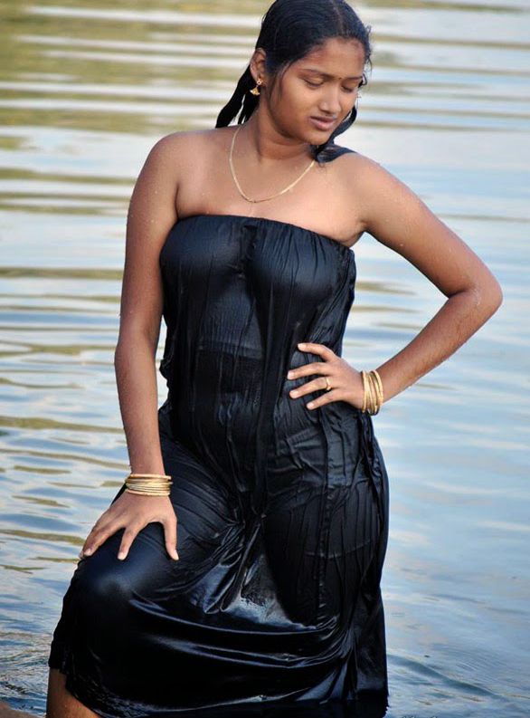 Mallu Hottest Actress Wet Pics