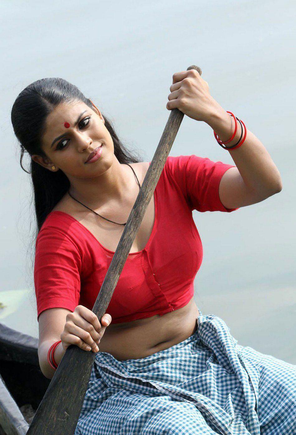 Mallywood Actress Hot Navel Pictures