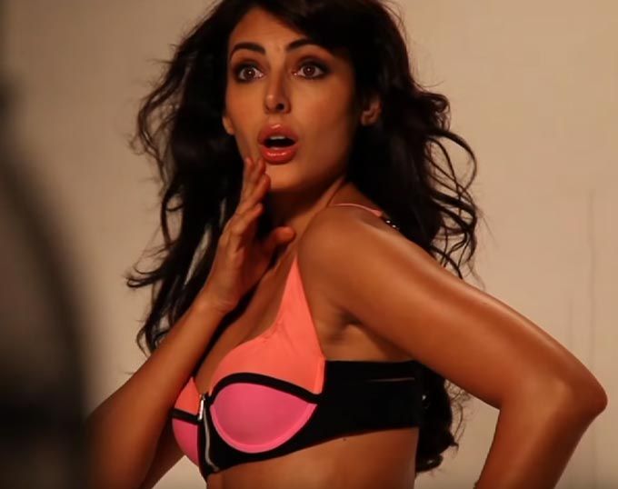 Mandana Karimi Hot & Sexy In Bikni Pics