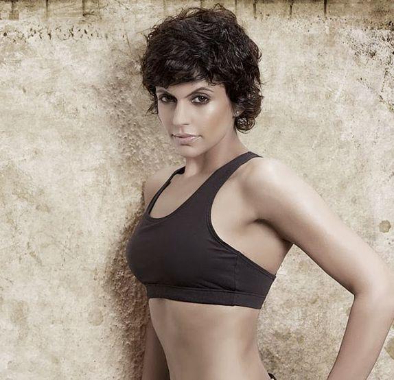 Mandira Bedi Hot Navel Photos