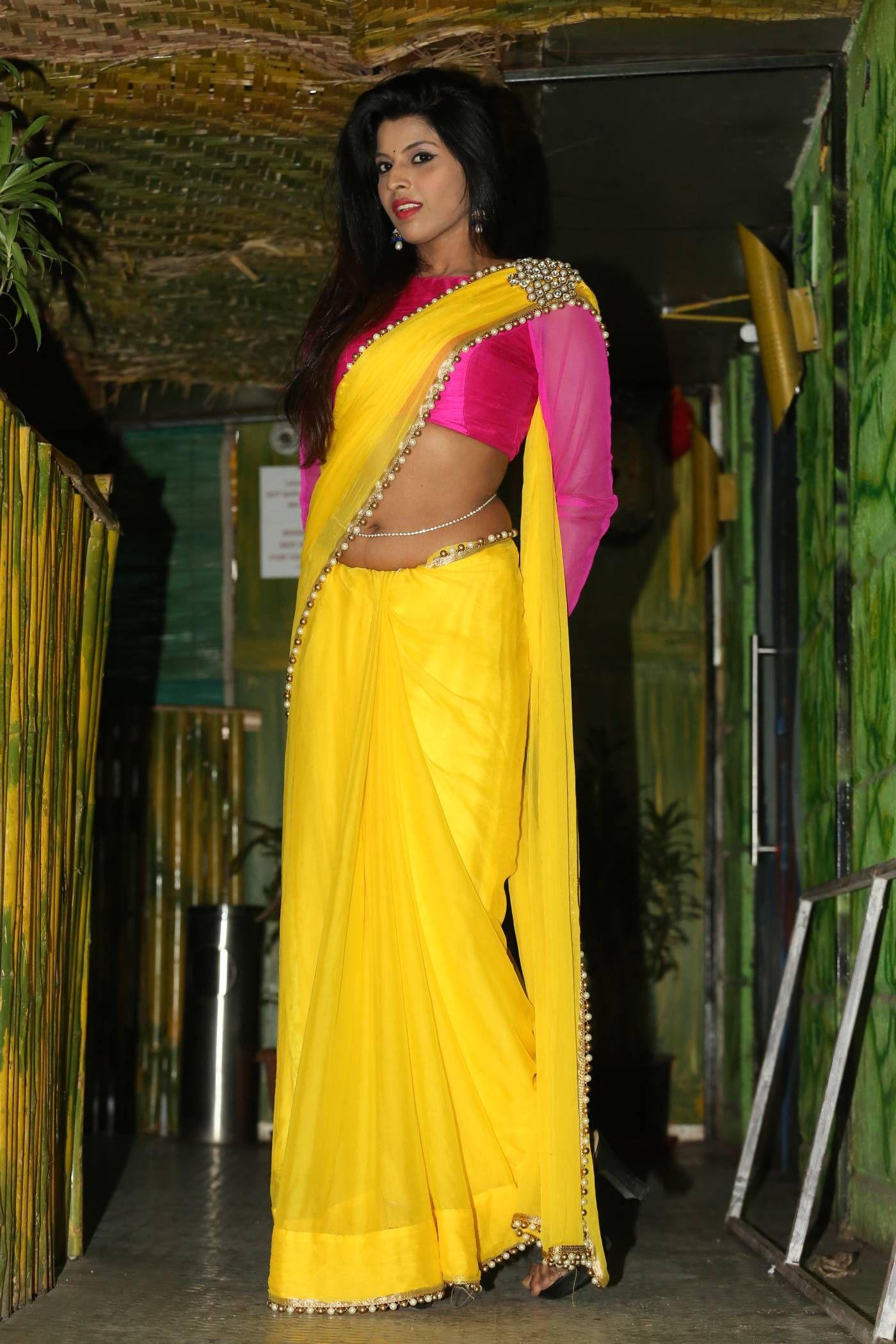 Manisha pillai Hot Saree Pics