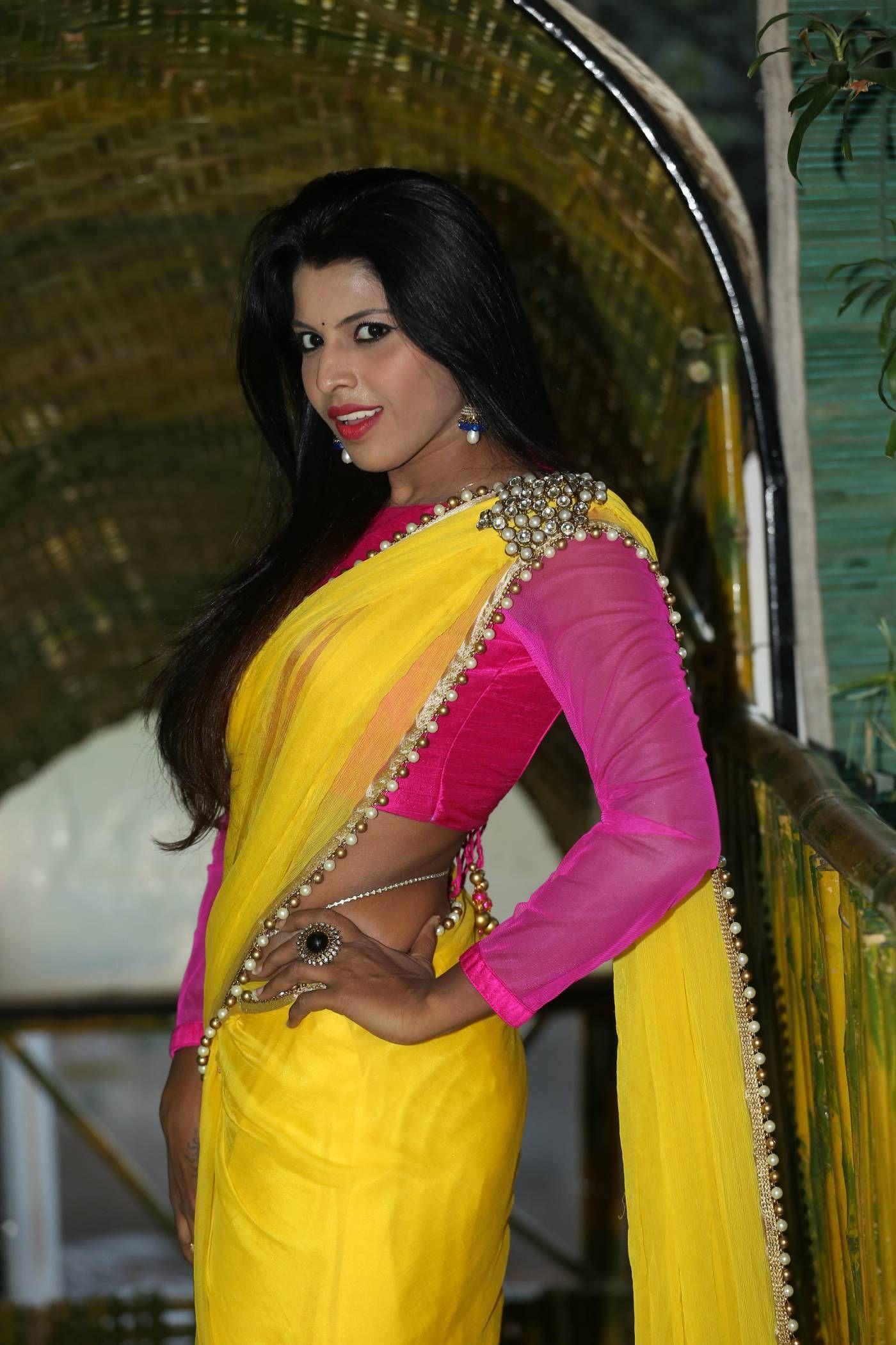 Manisha pillai Hot Saree Pics