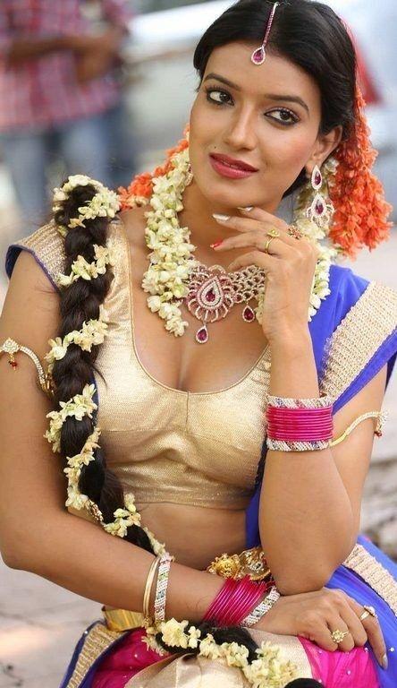 Manisha Singh Sexy Photos