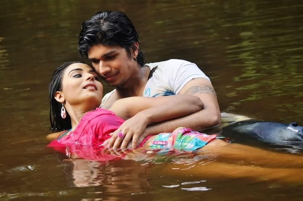 Marumugam Movie hot Pics
