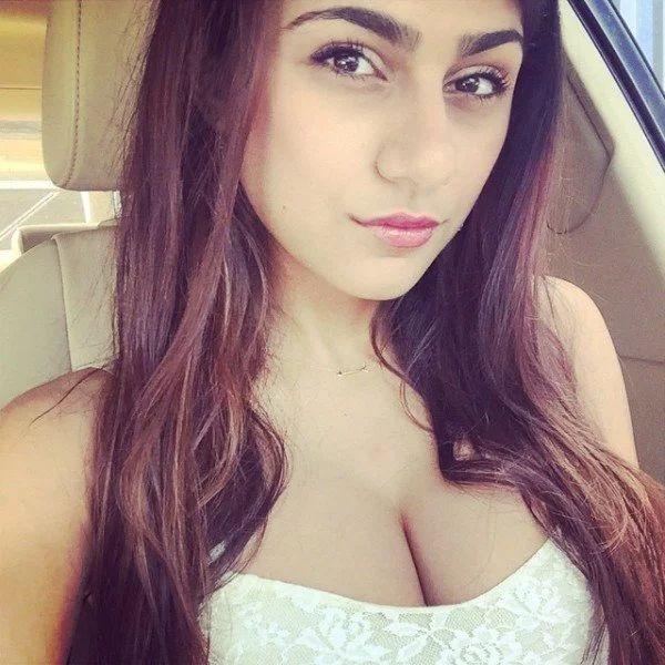 Mia Khalifa Pics That You Can’t Resist To Share In Boys WhatsApp Group