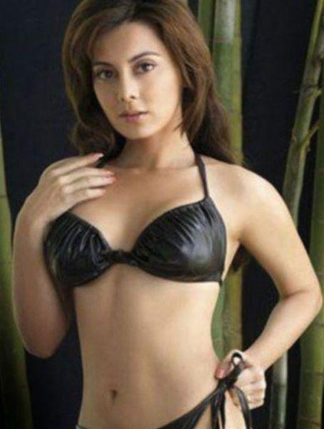 Minisha Lamba Hot Pics