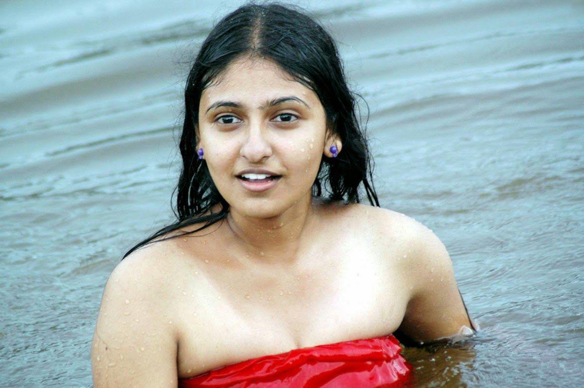 Monika Sexy Hot Pics