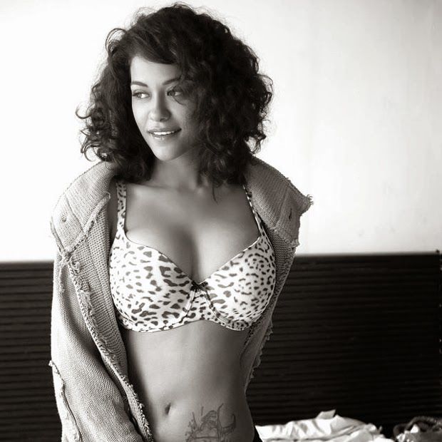 Mumaith Khan Hot Photo Gallery