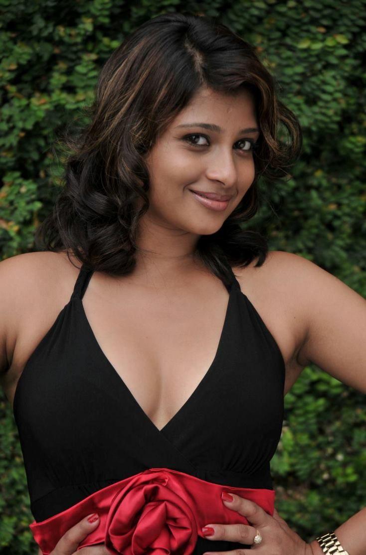 Nadeesha Hemamali Hot Photos